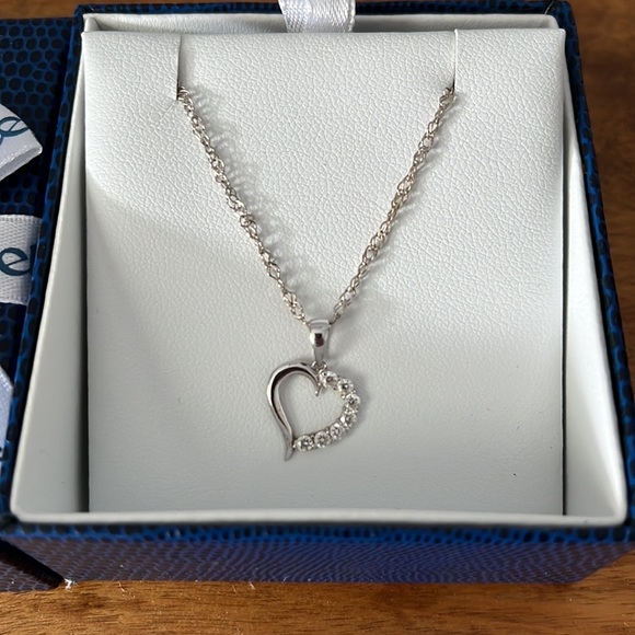 doucet gold chain and heart pendant with diamonds - Size 20 inches - Picture 3 of 5